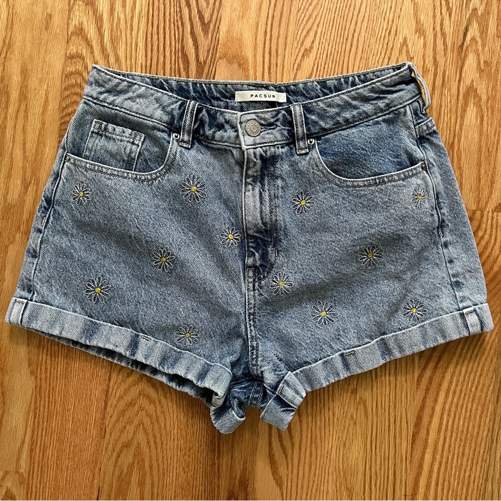 PacSun Classic Denim Embroidered Floral Jean Shorts Size 28